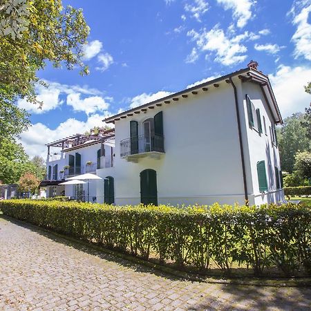 Residence Casa Bianca Marina di Massa Exteriör bild