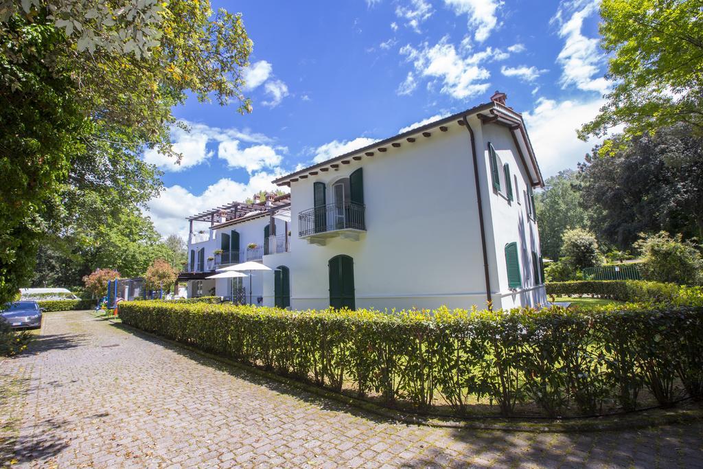 Residence Casa Bianca Marina di Massa Exteriör bild