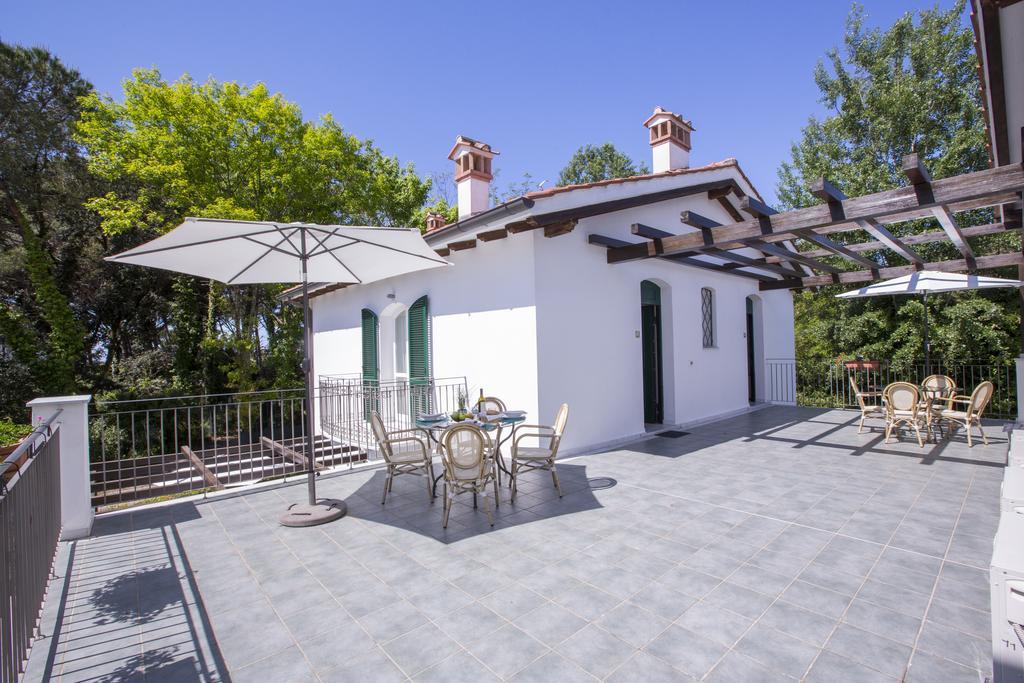 Residence Casa Bianca Marina di Massa Exteriör bild